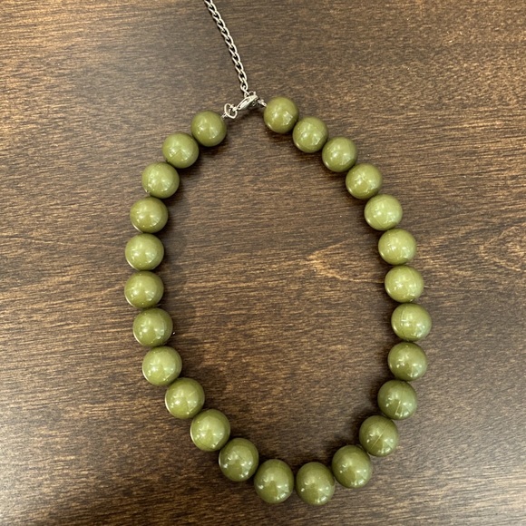 Green Necklace - Picture 1 of 2